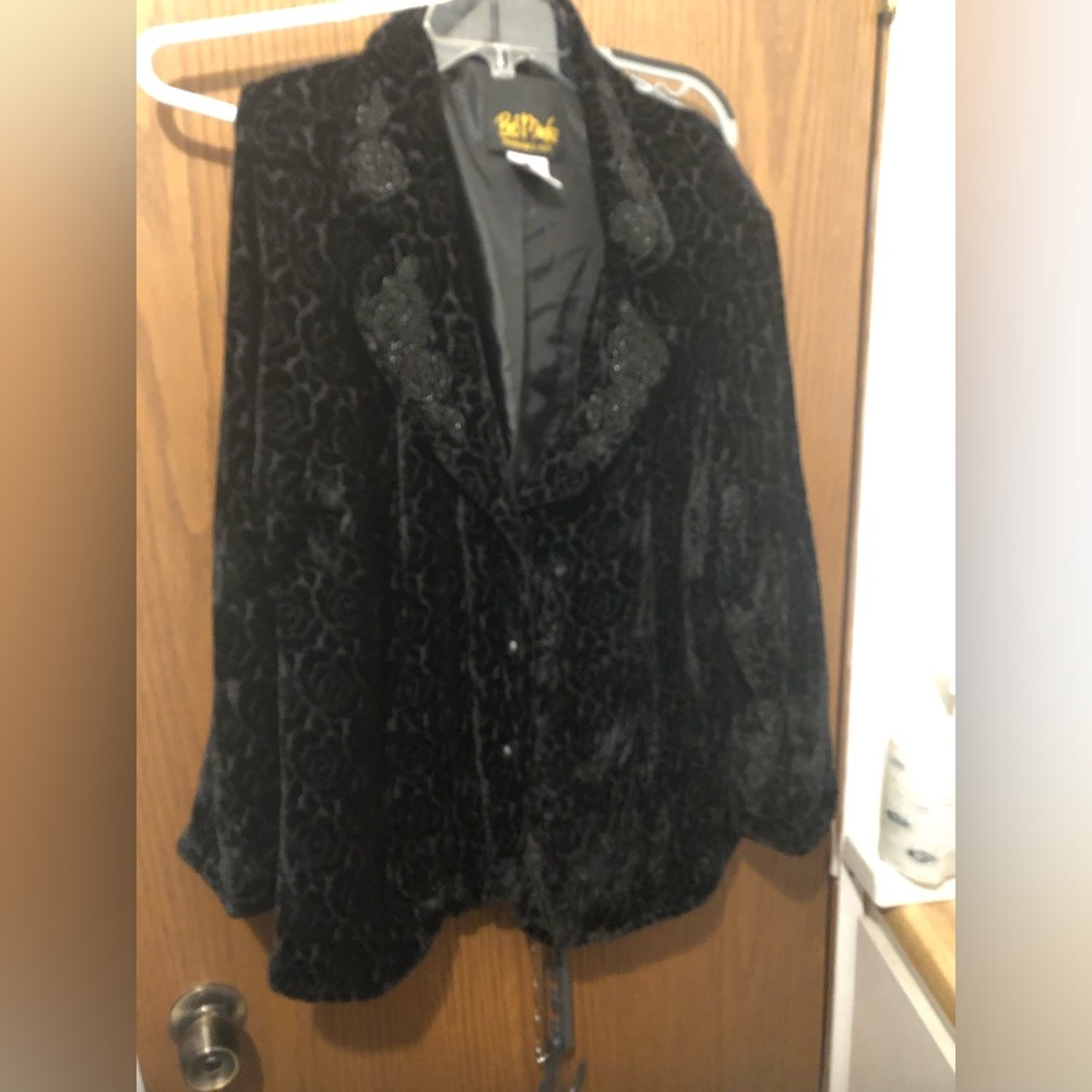 ❤️Bob Mackie Black Textured Velvet Blazer- 73A $80 or $75 w/offer